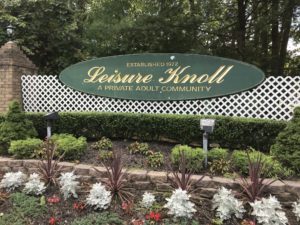 Leisure Knoll Sign
