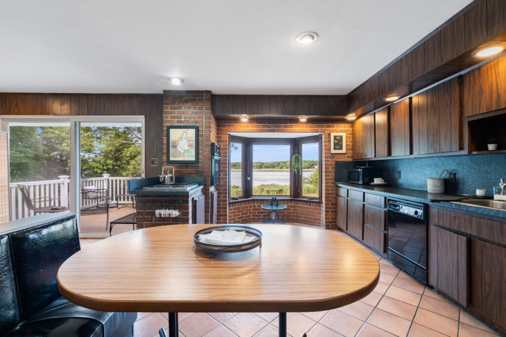 24 Conscience Circle10