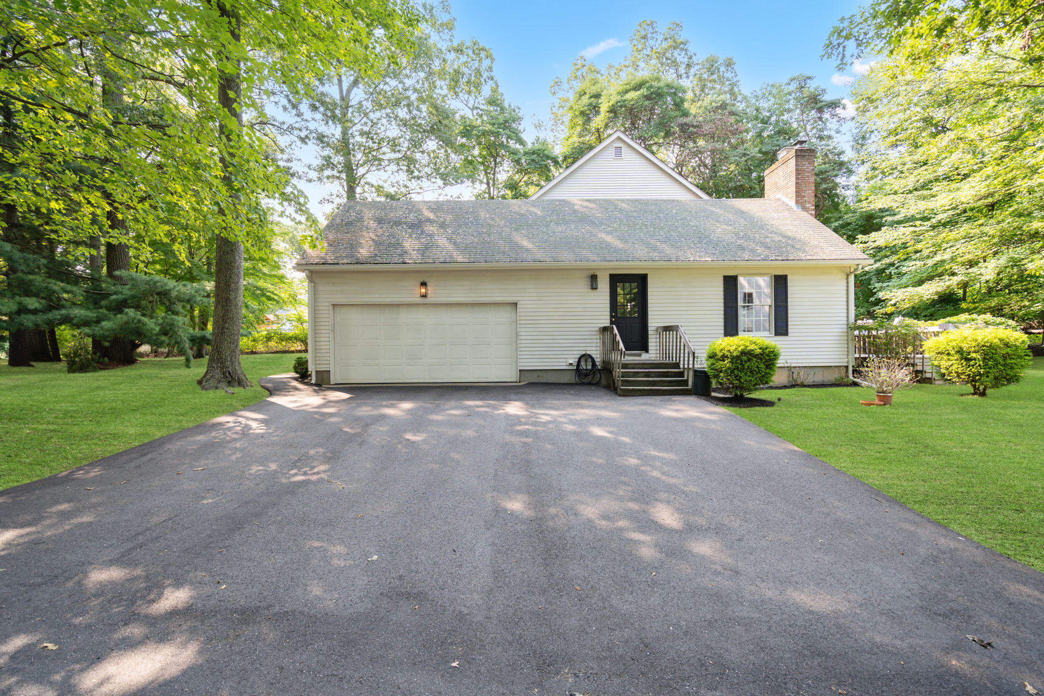 470 Pond Path East Setauket property detail